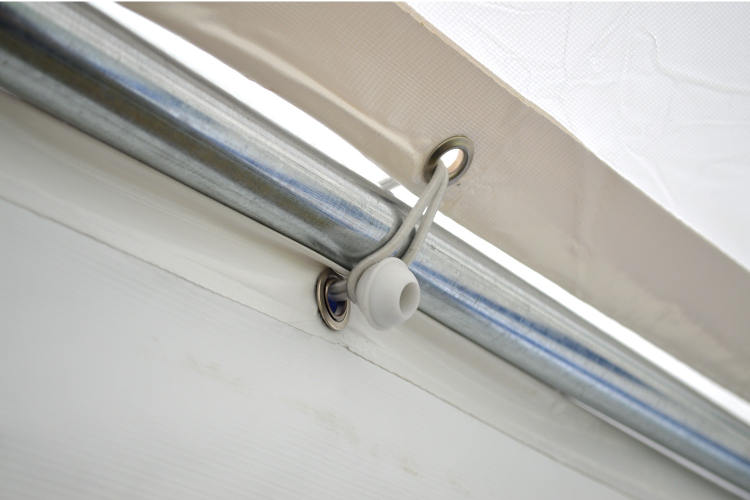 Elastiek\u0020met\u0020Balletjes\u0020lang\u0020voor\u0020bevestiging\u0020PVC\u0020zeilen