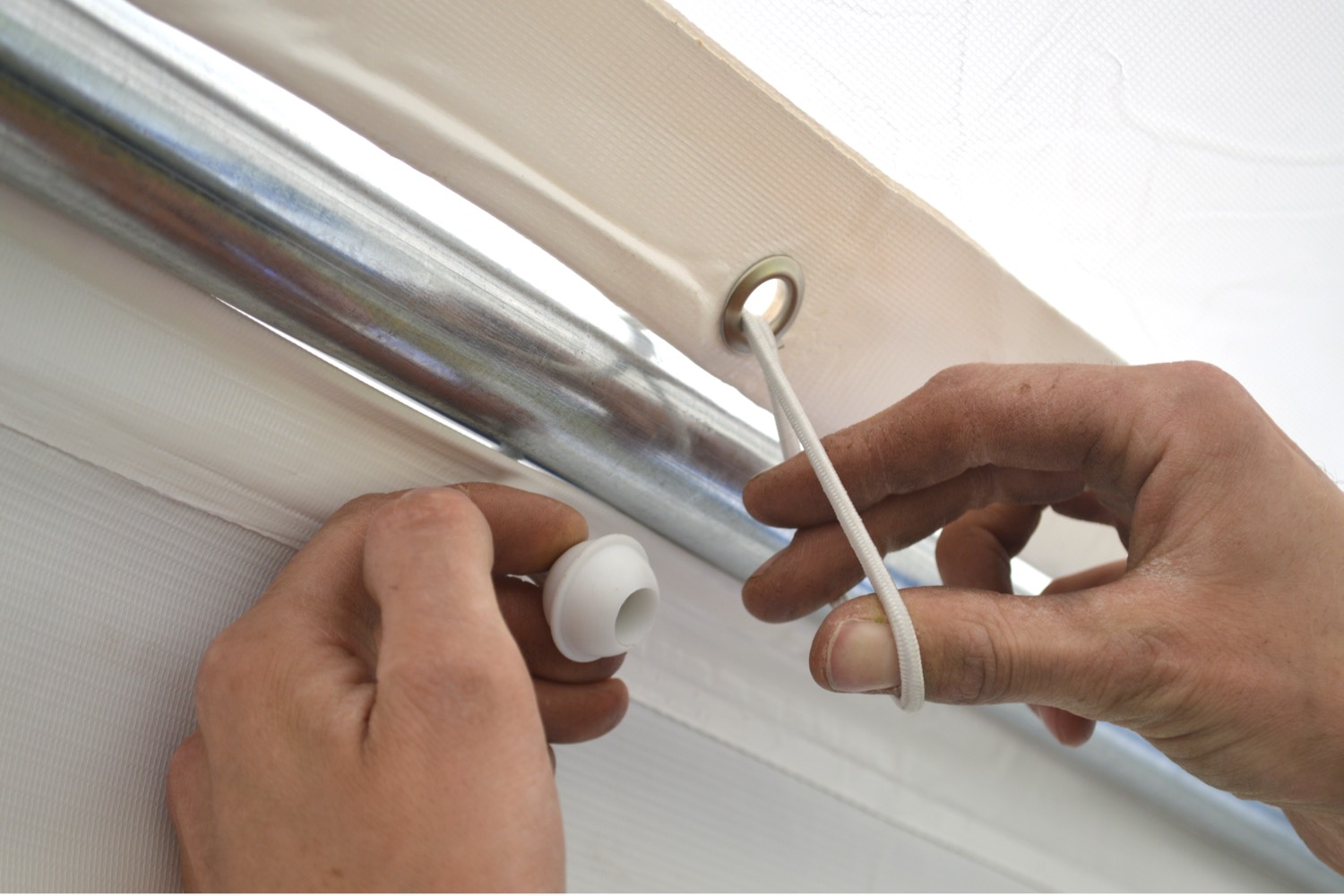 Elastiek\u0020met\u0020Balletjes\u0020lang\u0020voor\u0020bevestiging\u0020PVC\u0020zeilen