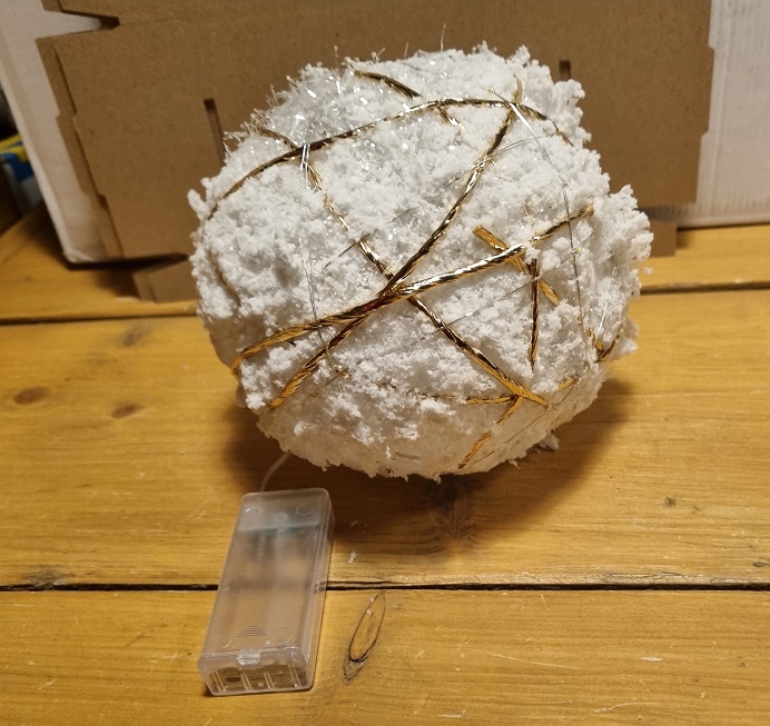 Kerstbal\u0020met\u002020\u0020leds\u0020warm\u002Dwit\u0020sneeuw\u0020glittergoud Kerstbal\u0020met\u002020\u0020leds\u0020warm\u002Dwit\u0020sneeuw\u0020glittergoud