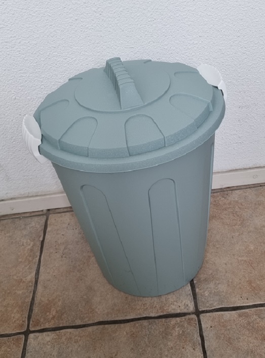 MaxiTon\u0020afvalemmer\u0020afvalbak\u0020met\u0020deksel\u002040\u0020liter\u0020polypropyleen\u0020groen