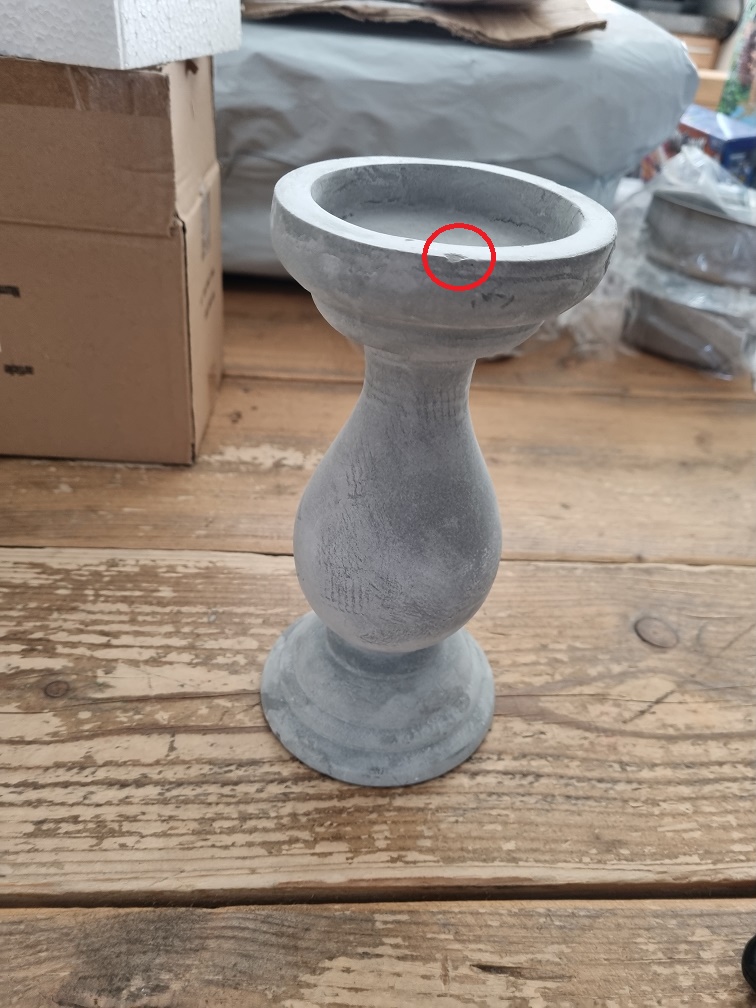 Kolony\u0020\u002D\u0020Kandelaar\u0020\u002D\u0020grijs\u0020\u002D\u0020industrieel\u0020\u002D\u0020beton\u0020\u002D\u002020x9\u0020cm\u0020met\u0020schade