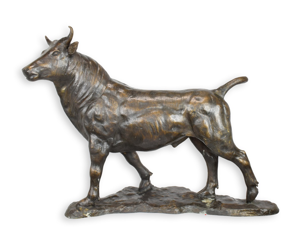 BRONZEN\u0020BEELD\u0020VAN\u0020EEN\u0020STIER\u0020OP\u0020EEN\u0020SOKKEL